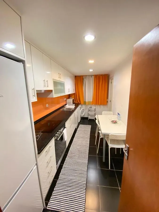 Duplex Proximo Do Aeroporto Lisboa Apartment 0*, Lisbon